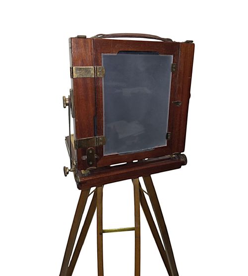 A VERY FINE CIRCA 1900 DOUBLE RACKED FOCUS HALF PLATE CAMERA ON OAK TRIPOD BY BENETFINK CO CHEAPSIDE LONDON - ADDITIONAL PHOTO 5