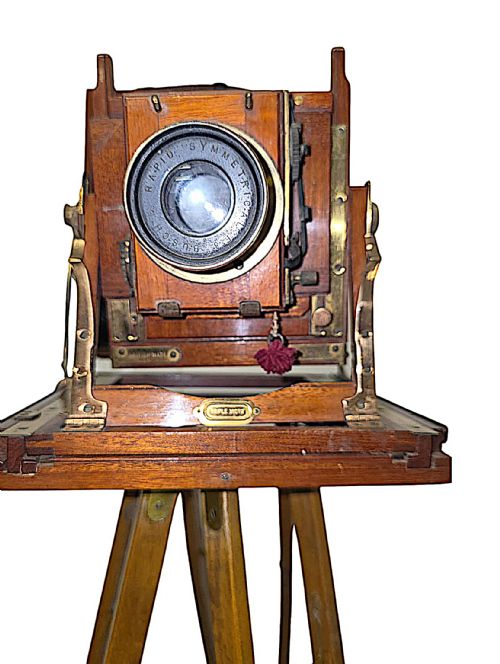 A VERY FINE CIRCA 1900 DOUBLE RACKED FOCUS HALF PLATE CAMERA ON OAK TRIPOD BY BENETFINK CO CHEAPSIDE LONDON - ADDITIONAL PHOTO 6