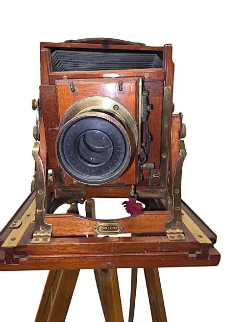 A VERY FINE CIRCA 1900 DOUBLE RACKED FOCUS HALF PLATE CAMERA ON OAK TRIPOD BY BENETFINK CO CHEAPSIDE LONDON - ADDITIONAL PHOTO 8