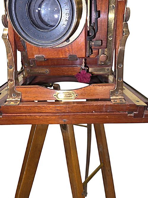 A VERY FINE CIRCA 1900 DOUBLE RACKED FOCUS HALF PLATE CAMERA ON OAK TRIPOD BY BENETFINK CO CHEAPSIDE LONDON - ADDITIONAL PHOTO 10