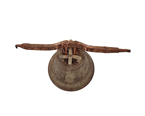 A VERY RARE 19TH CENTURY BRONZE TOWER BELL MOUNTED ON ORIGINAL HANGING BRACKET - ADDITIONAL PHOTO 4