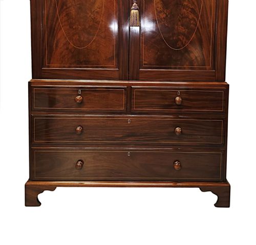 A VERY FINE EARLY 19TH CENTURY INLAID MAHOGANY LINEN PRESS - ADDITIONAL PHOTO 4