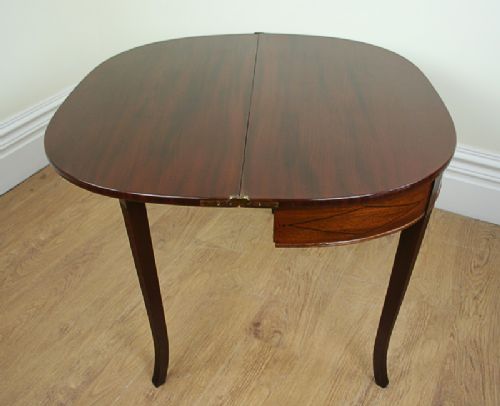 fig 4. Regency Mahogany D End Table (c.1790)