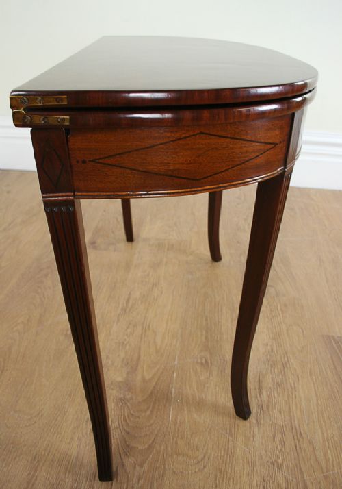 fig 1. Regency Mahogany D End Table (c.1790)