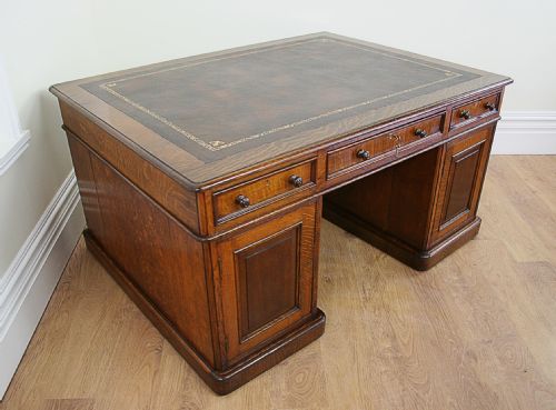 fig 2. Large Antique Victorian Oak Partners Desk (5ft x 4ft)