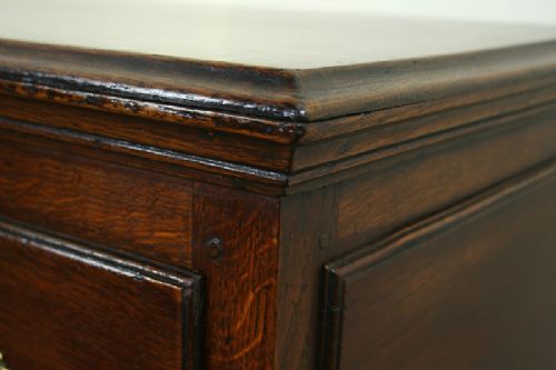 fig 4. George III Welsh Marches 6½ft Oak Three Drawer Dresser Base (c.1760)