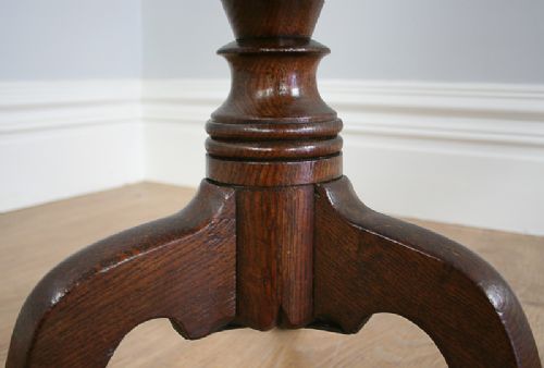 fig 7. Oak George III English Tilt Top Tripod Table (c. 1760)