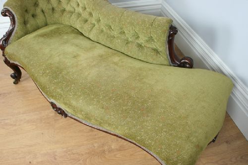 fig 5. Victorian Rosewood Serpentine Chaise Longue (Circa 1840)