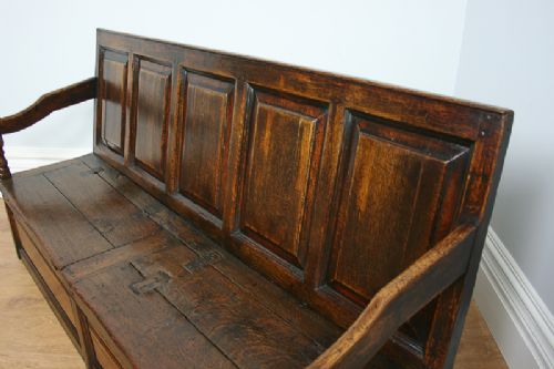fig 3. 6ft English Low Back Oak George II Box Settle (Circa 1730)