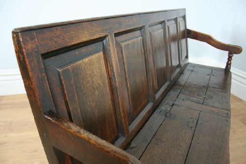 fig 4. 6ft English Low Back Oak George II Box Settle (Circa 1730)