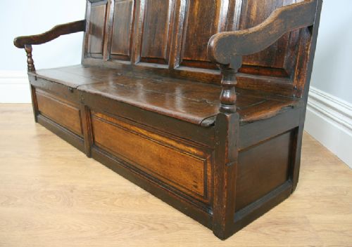fig 8. 6ft English Low Back Oak George II Box Settle (Circa 1730)