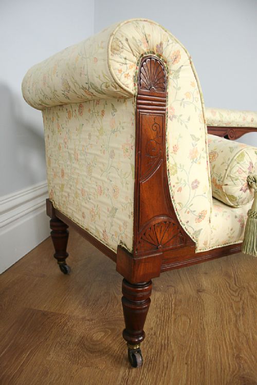 fig 4. Edwardian Mahogany Rail-back Cream Upholstered Chaise Longue Sofa Settee Couch (Circa 1901 - 1910)