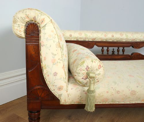 fig 6. Edwardian Mahogany Rail-back Cream Upholstered Chaise Longue Sofa Settee Couch (Circa 1901 - 1910)