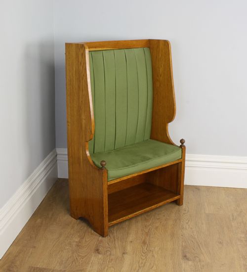 fig 1. Small English 2ft 9” Arts & Crafts Oak Settle (Circa 1900)