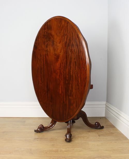 Victorian Oval Breakfast Tilt Top Loo Mahogany Table (Circa 1860)