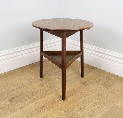 fig 1. Victorian Lancashire 2ft Oak Cricket Table (Circa 1880)
