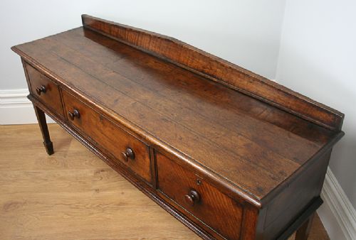 fig 4. George III Staffordshire Country Oak Dresser Base (Circa 1780)