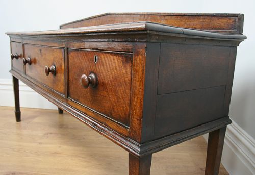 fig 7. George III Staffordshire Country Oak Dresser Base (Circa 1780)