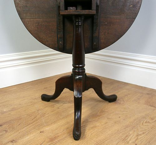 fig 6. George II Oak English Oak Tilt Top Bird Cage Tripod Table (Circa 1740)