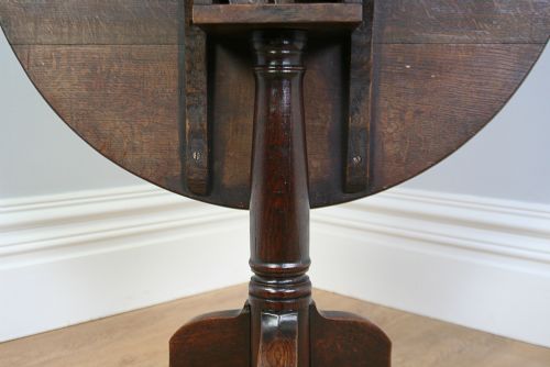fig 7. George II Oak English Oak Tilt Top Bird Cage Tripod Table (Circa 1740)