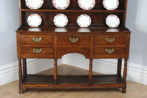 fig 3. Welsh George III Oak Pot Board Dresser Base & Rack (Circa 1780)