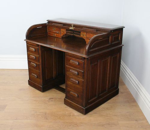 4ft 2” Victorian Oak Roll Top Pedestal Desk (Circa 1880 - 1900)