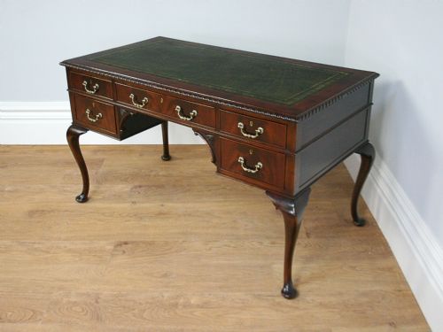 Edwardian Mahogany Centre Room Desk (Circa 1901-1910)