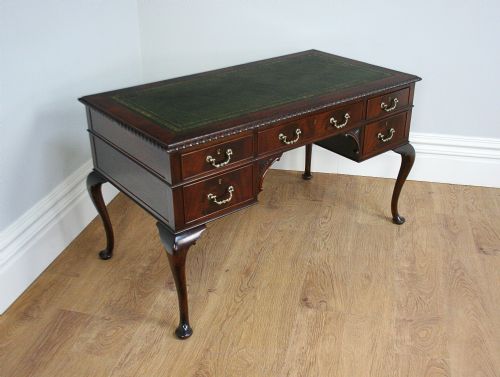 fig 2. Edwardian Mahogany Centre Room Desk (Circa 1901-1910)