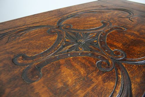 fig 6. Victorian Oak Monks Bench Settle (Circa 1880)