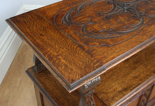 fig 7. Victorian Oak Monks Bench Settle (Circa 1880)