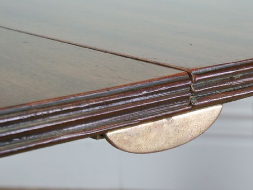 fig 6. Regency Style 7ft Extending Mahogany Dining Table (Circa 1890)