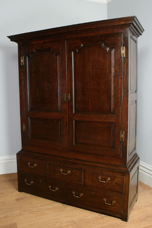 fig 1. George III Welsh Oak Housekeepers Hanging Cupboard (Circa 1780)