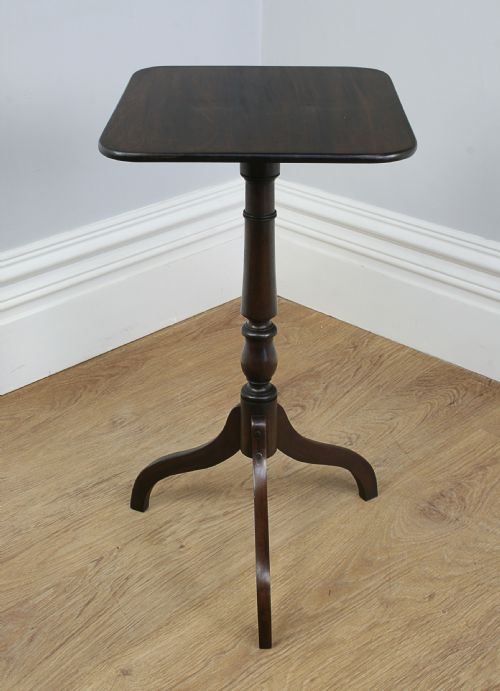 fig 1. Antique George III Mahogany Wine Tripod Table (Circa 1800)