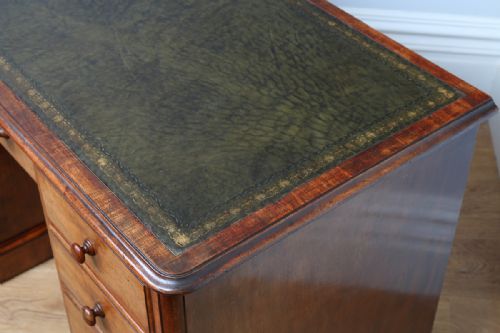 fig 4. Victorian 4ft Mahogany Desk by James Lamb of Manchester (Circa 1860)