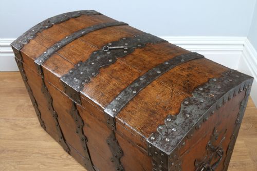 fig 3. Oak Iron Strap Travelling Trunk from the Low Countries (Circa 1730)