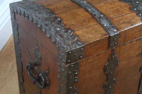 fig 5. Oak Iron Strap Travelling Trunk from the Low Countries (Circa 1730)