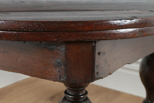fig 5. Low Countries Early Oak Credence Table (Circa 1650)