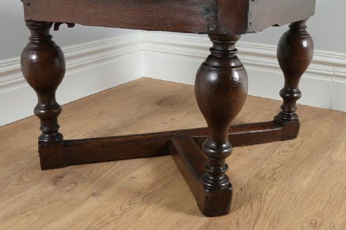 fig 6. Low Countries Early Oak Credence Table (Circa 1650)