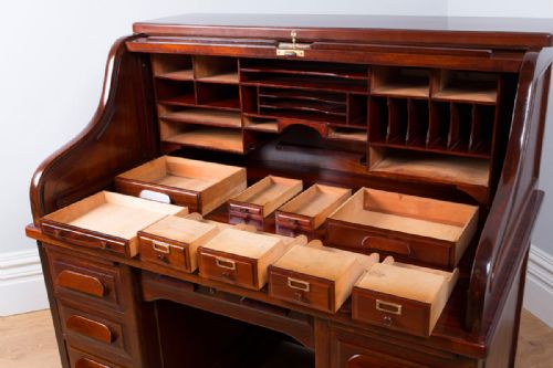 fig 7. American 4ft 2” Mahogany Roll Top Pedestal Desk (Circa 1880)