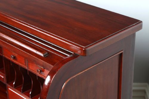 fig 5. American 4ft 2” Mahogany Roll Top Pedestal Desk (Circa 1880)