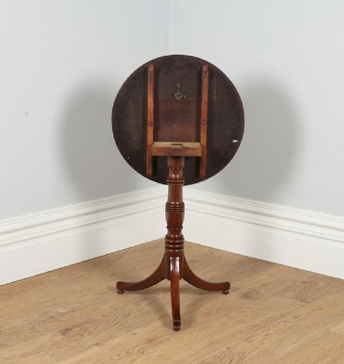 fig 7. William IV Mahogany Occasional Round Tripod Table (Circa 1830)