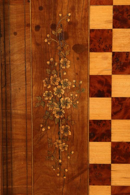fig 6. Victorian Olive Wood Butlers Tray & Chess Board (Circa 1860)