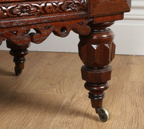 fig 4. Victorian Oak Upholstered Chaise Longue (Circa 1840)