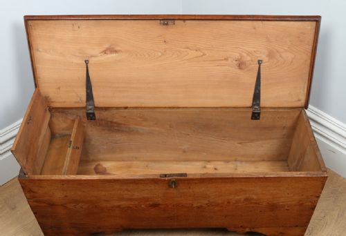 fig 6. Georgian Elm Six-Plank Coffer Chest Blanket Box Ottoman (Circa 1760)