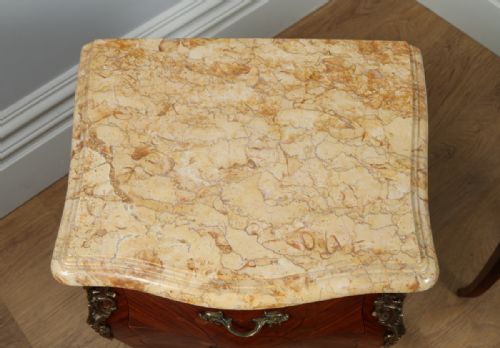 fig 2. Pair of French Louis XVI Tulipwood, Kingwood & Marquetry Serpentine Bombe Bedside Night Chests Cabinets Tables (Circa 1900)
