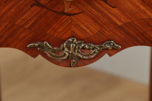 fig 6. Pair of French Louis XVI Tulipwood, Kingwood & Marquetry Serpentine Bombe Bedside Night Chests Cabinets Tables (Circa 1900)