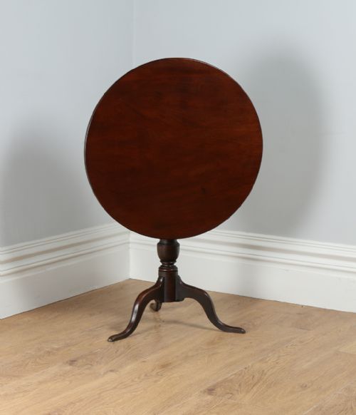Georgian English Red Walnut Full Size Tilt Top Tripod Wine Occasional Tea Supper Pedestal Circular Table (Circa 1780)