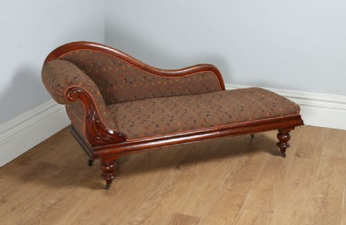 Victorian Mahogany Brown Upholstered Chaise Longue Couch for Re-upholstery (Circa 1880)