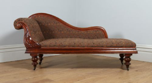 fig 1. Victorian Mahogany Brown Upholstered Chaise Longue Couch For Re-upholstery (Circa 1880)