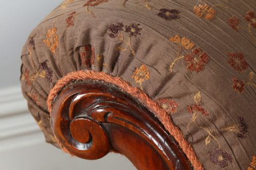 fig 7. Victorian Mahogany Brown Upholstered Chaise Longue Couch For Re-upholstery (Circa 1880)